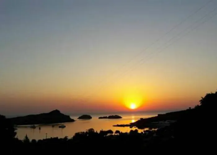 Aphrodite White Studios * Lindos (Rhodes)